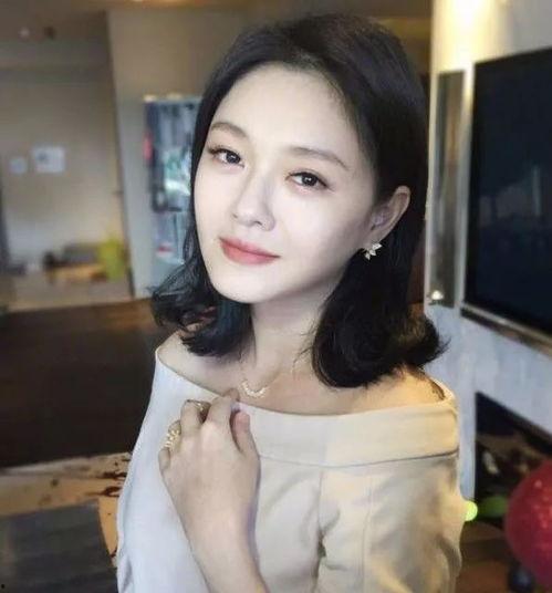 国产f大胆露出在线观看,大胆露出背后的故事与启示