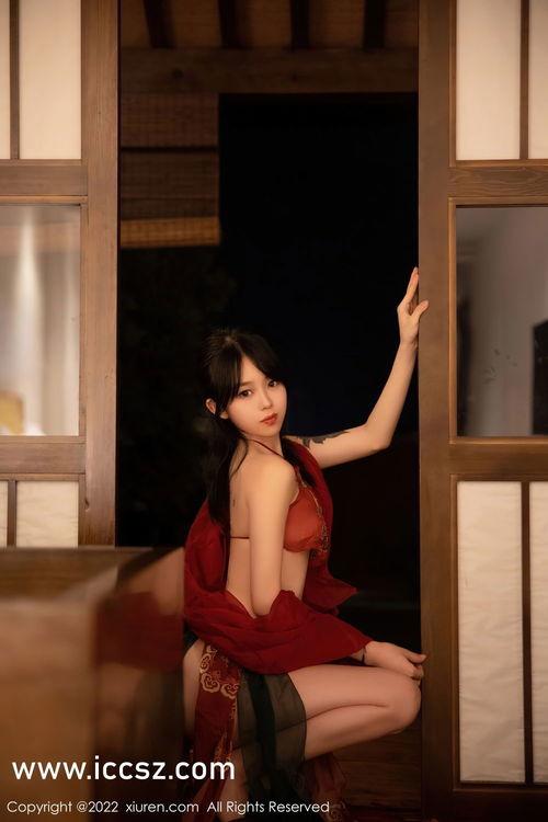 在线美女3p国产,在线美女3P现象解析